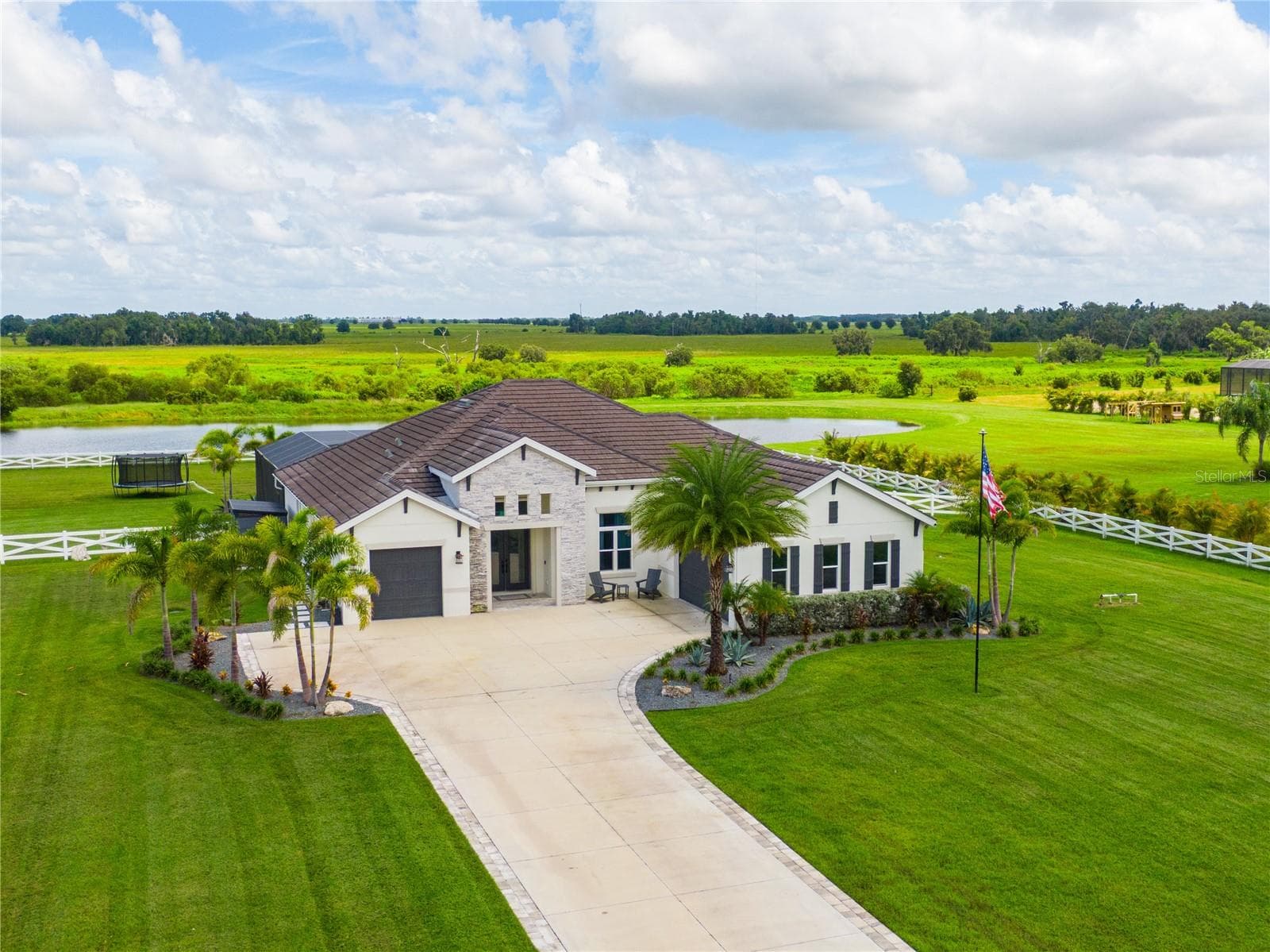 Single Family Residence at 3527 QUIVER CT, SARASOTA, photo 5 of 64
