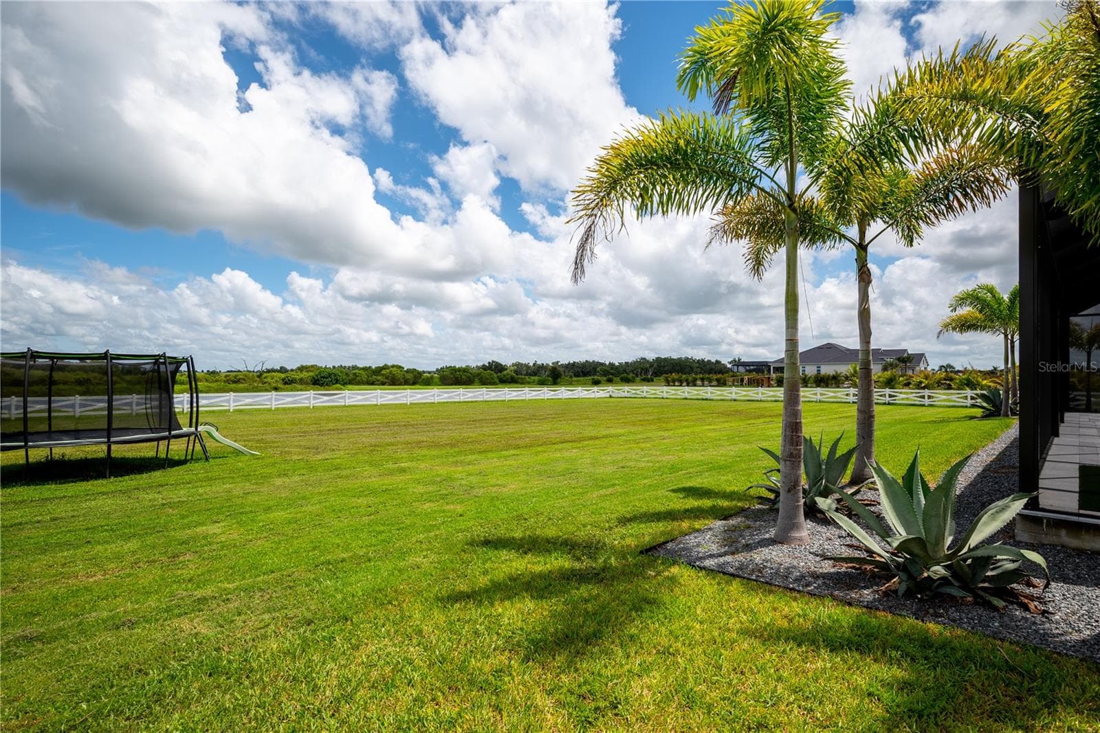 Single Family Residence at 3527 QUIVER CT, SARASOTA, photo 17 of 64