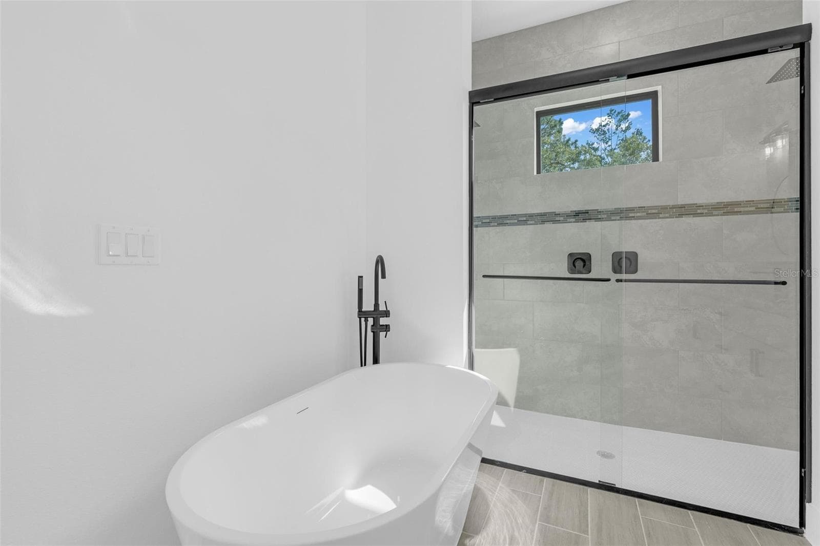 master bathroom - 15085 SW 50TH AVENUE RD, OCALA