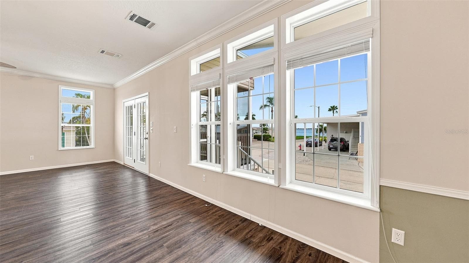 Loads of light through front windows - 10315 CORTEZ RD W #2F, BRADENTON