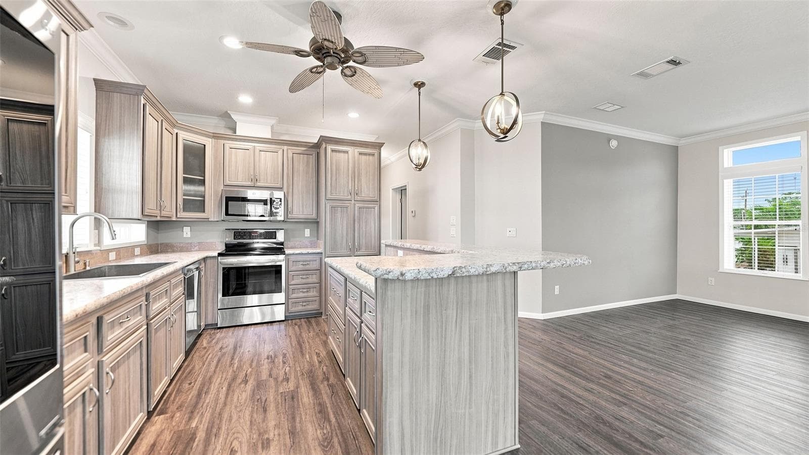 Manufactured Home at 10315 CORTEZ RD W #2F, BRADENTON, photo 24 of 71