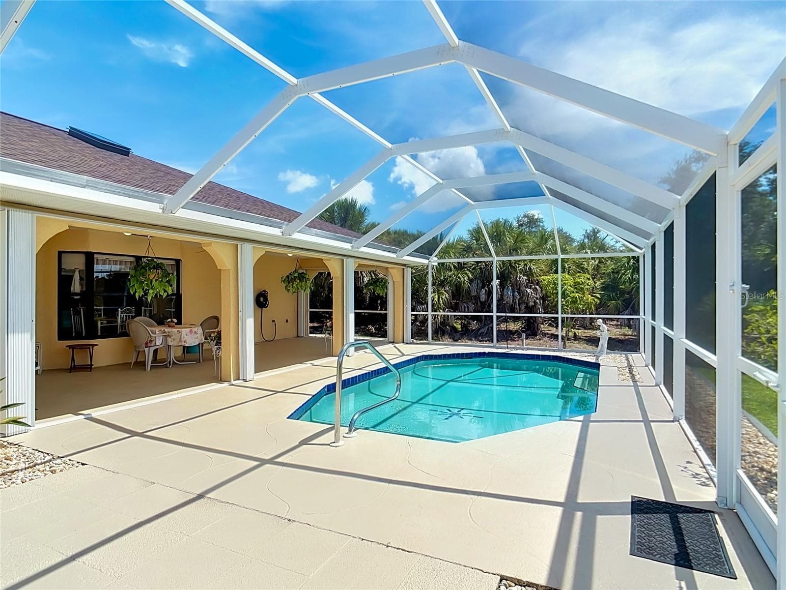 Plenty Of Room For Lounging - 18473 OHARA DR, PORT CHARLOTTE