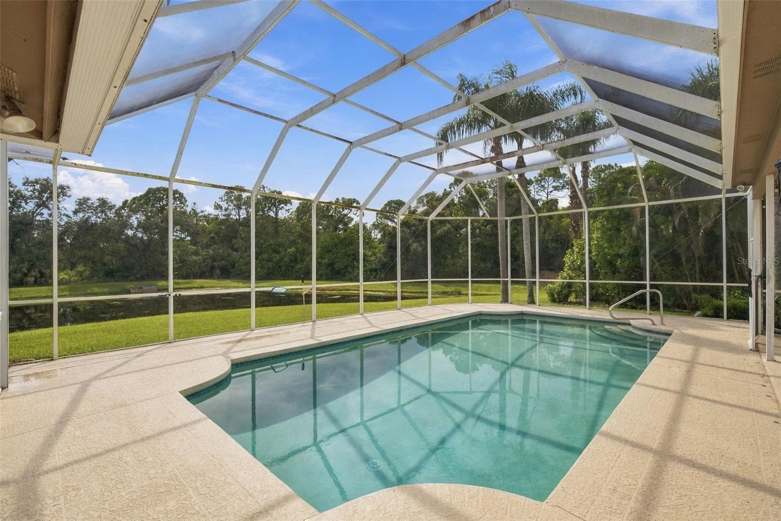 Single Family Residence at 12427 BRISTOL COMMONS CIR, TAMPA, photo 2 of 92