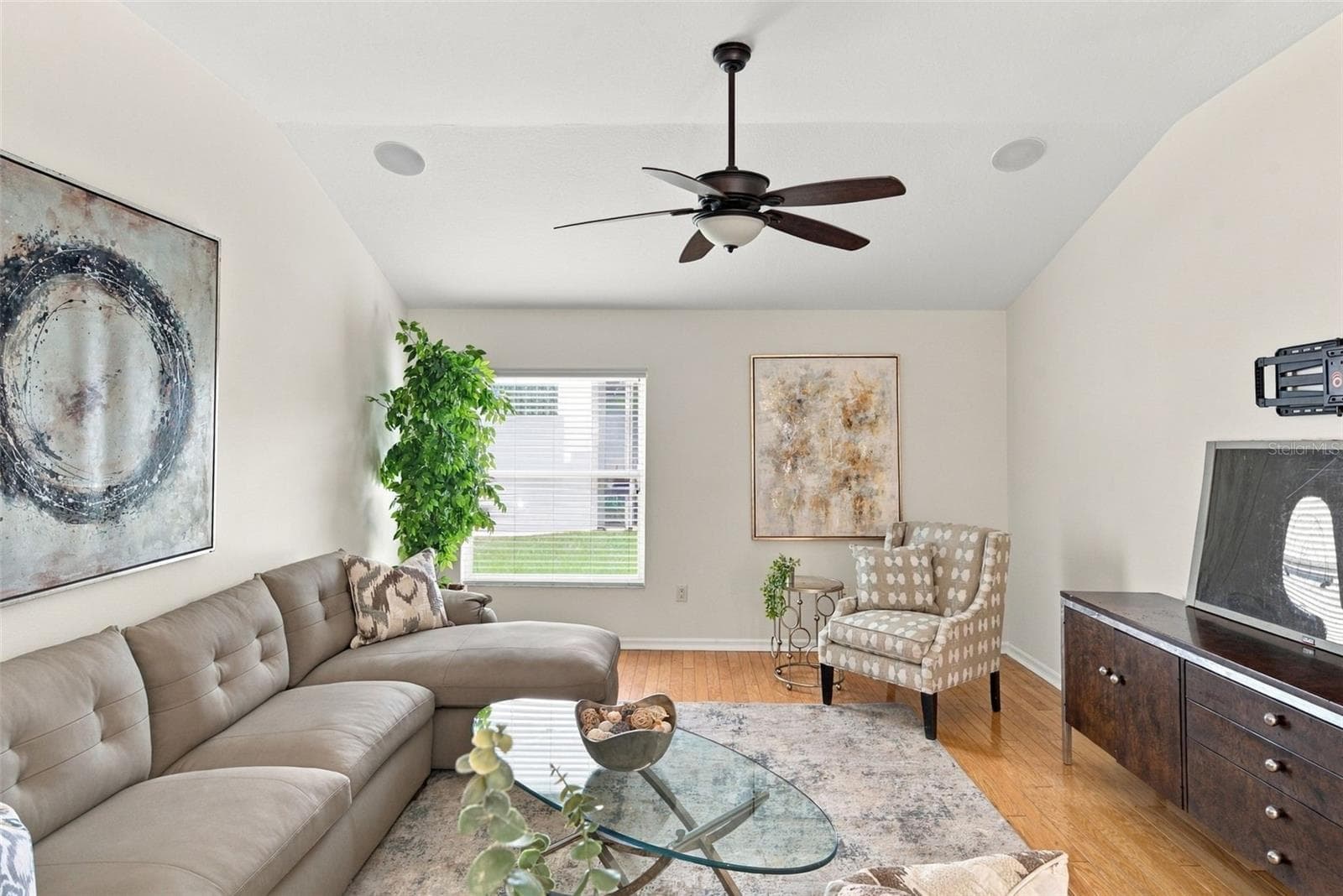 Single Family Residence at 12427 BRISTOL COMMONS CIR, TAMPA, photo 18 of 92