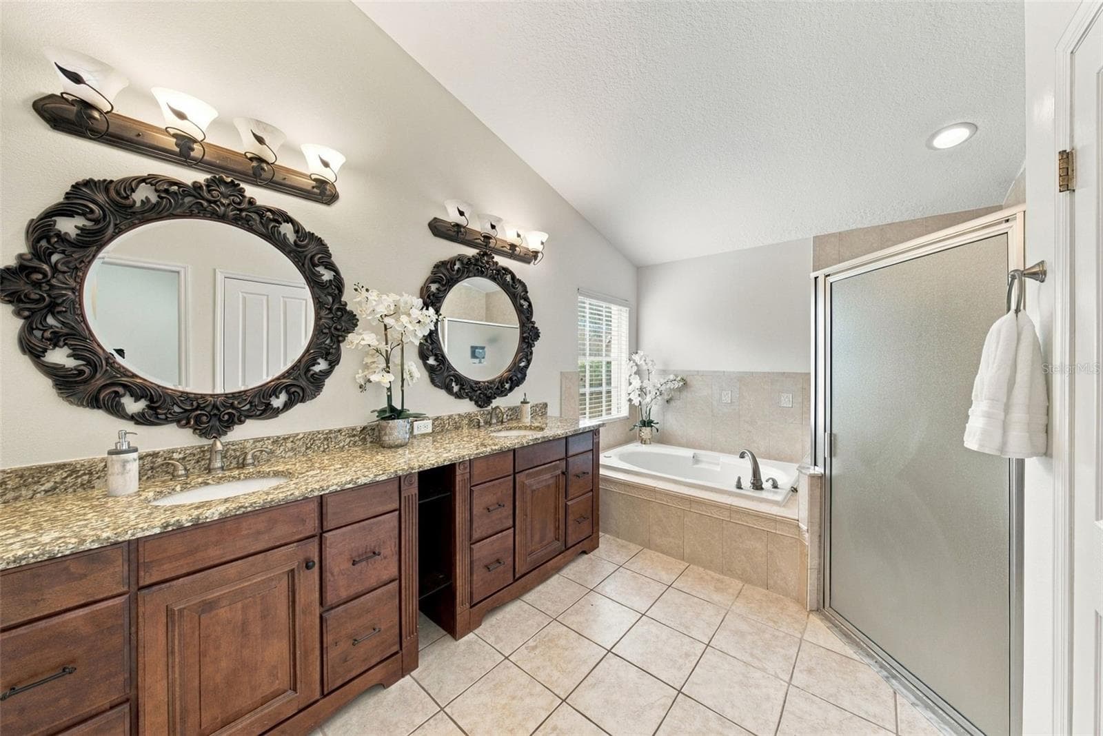 Single Family Residence at 12427 BRISTOL COMMONS CIR, TAMPA, photo 34 of 92