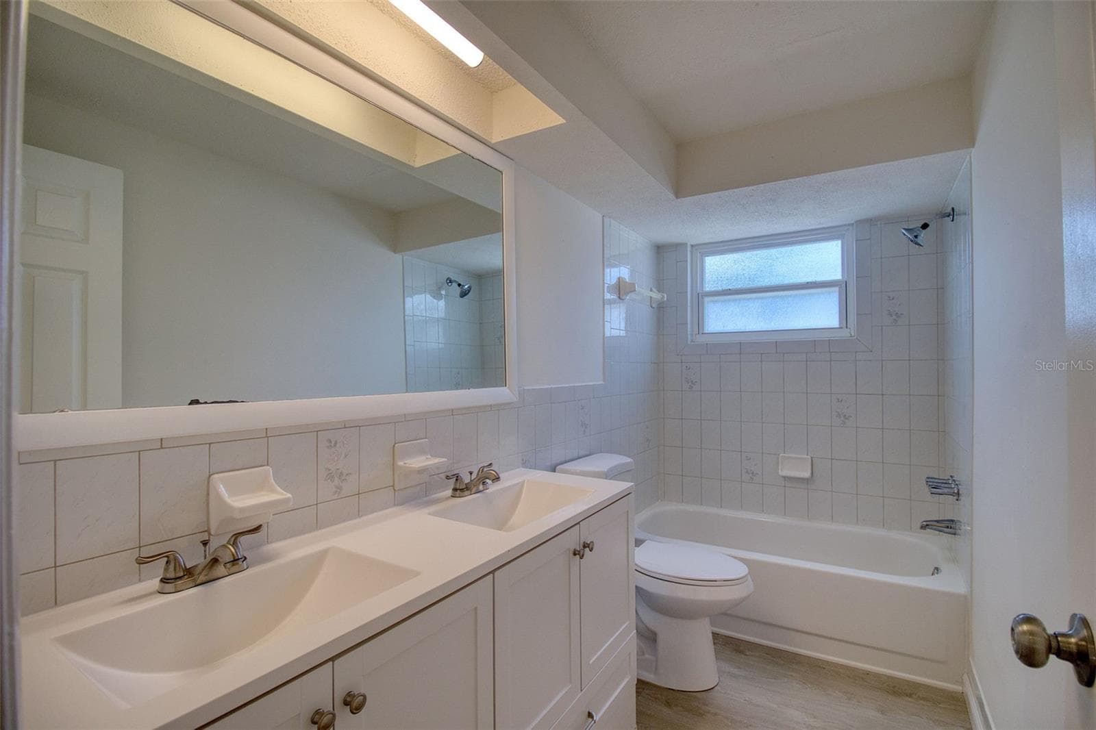 Main bath - 5425 DRINKARD DR, NEW PORT RICHEY