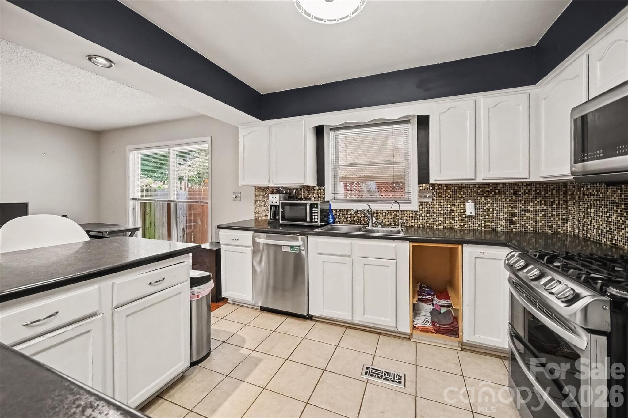 Single Family Residence at 1162 Molokai Drive, Tega Cay, photo 7 of 35