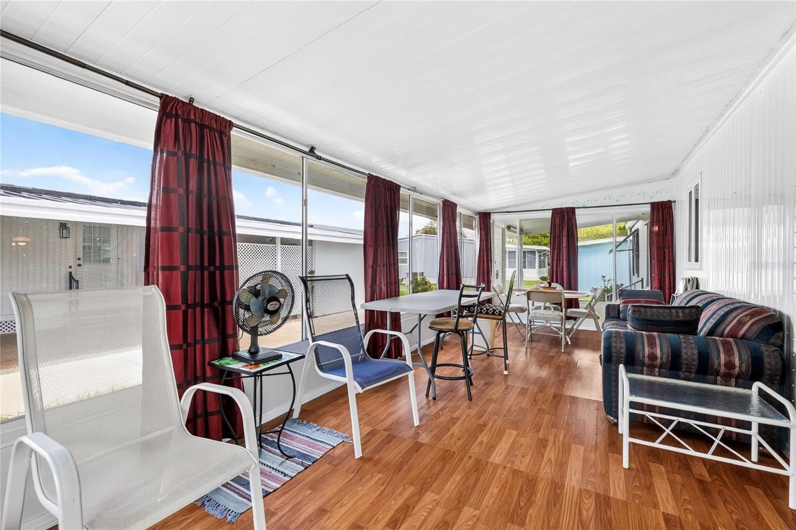 Huge Florida Room - 210 PALM MEADOWS DR, EUSTIS