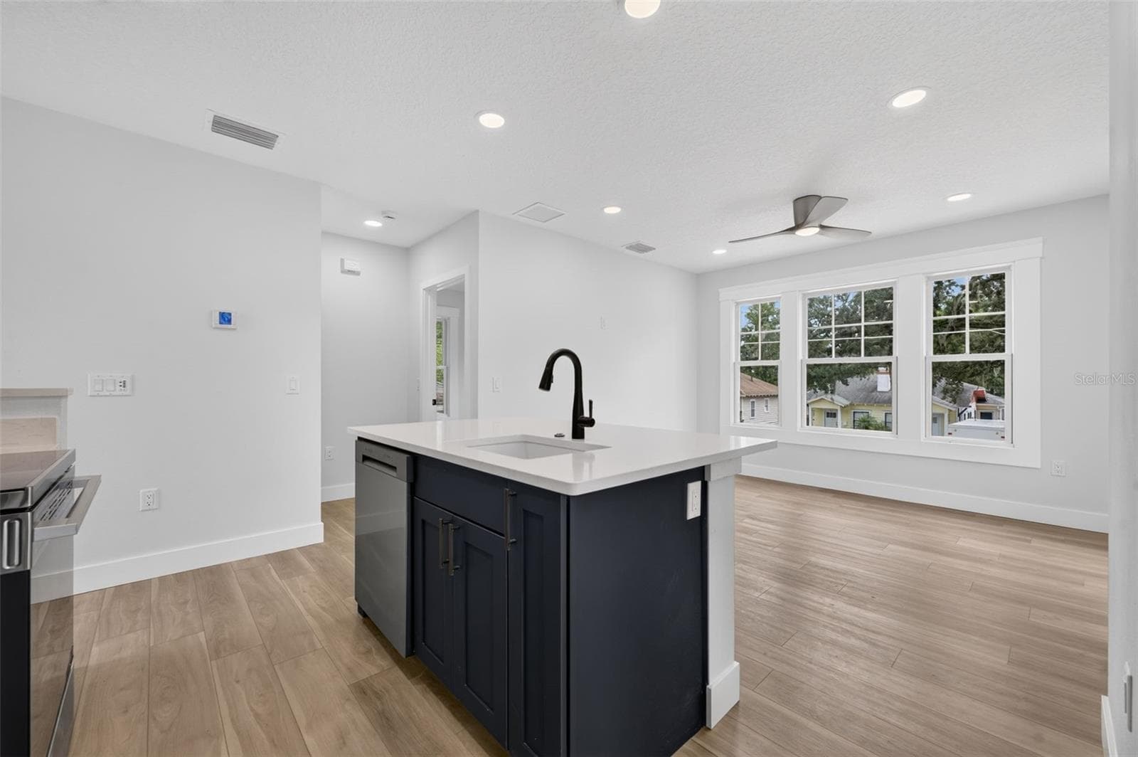 Single Family Residence at 323 E AMELIA ST, ORLANDO, photo 38 of 45