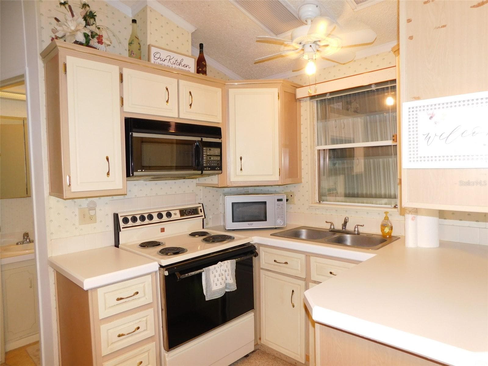 Manufactured Home at 7739 BLUFF BLVD #121, ZOLFO SPRINGS, photo 11 of 32