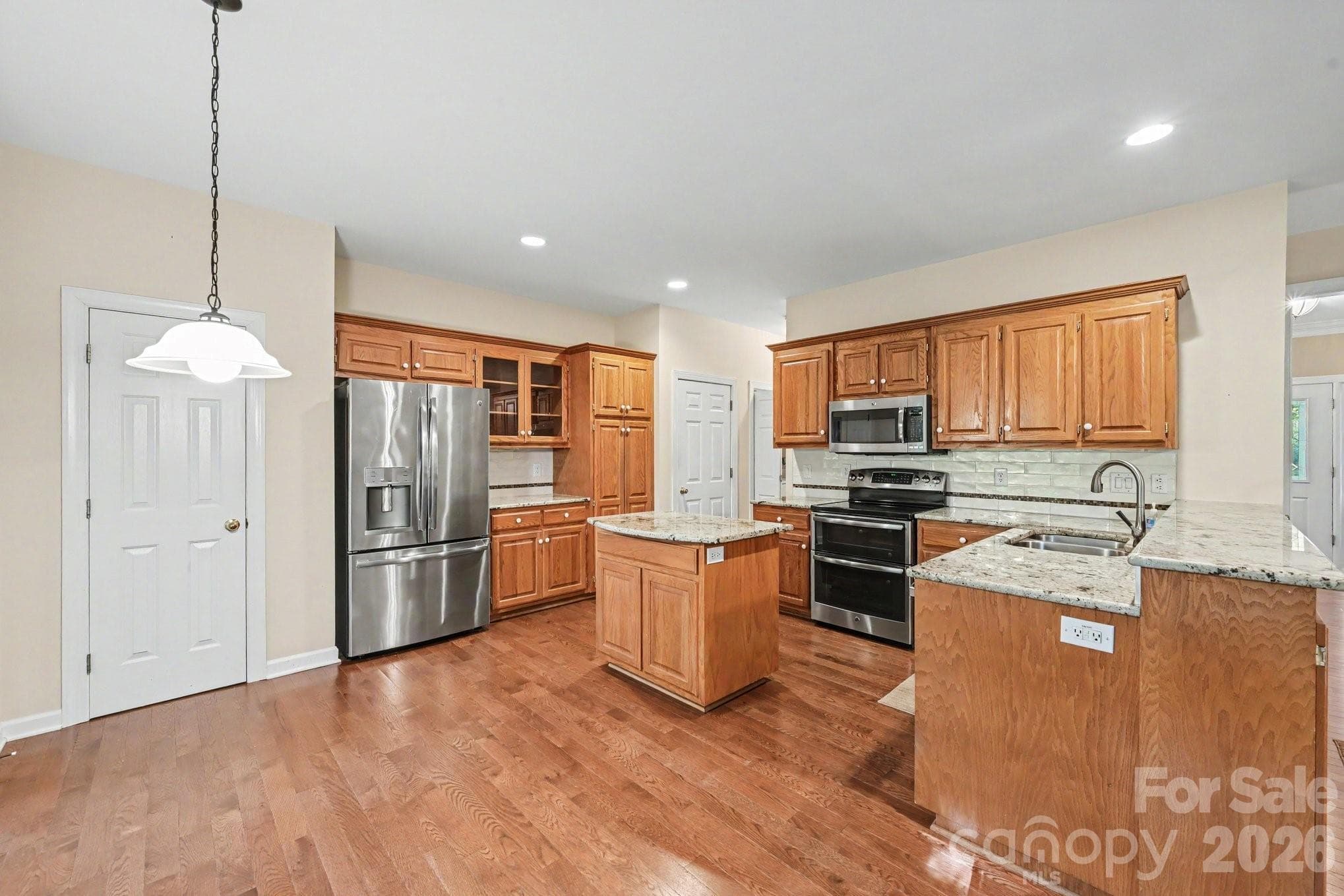 Single Family Residence at 130 River Wood Drive, Fort Mill, photo 14 of 45