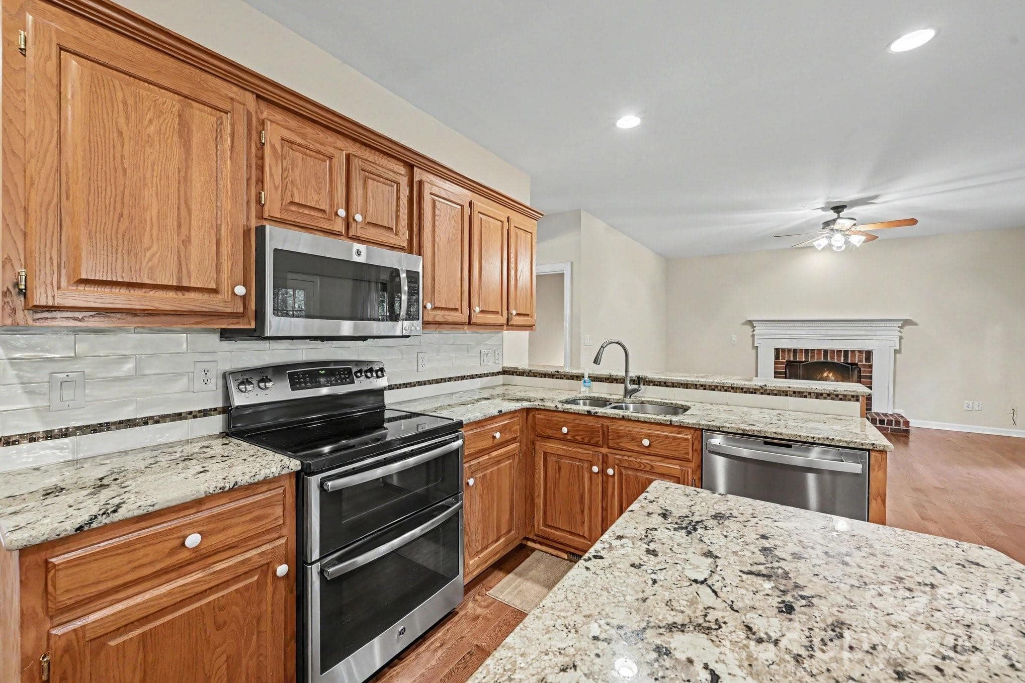 Single Family Residence at 130 River Wood Drive, Fort Mill, photo 18 of 45
