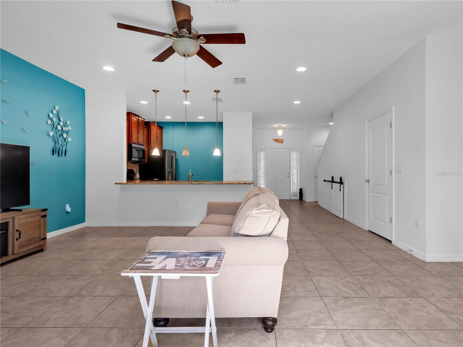 Townhouse at 8343 PINE RIVER RD, TAMPA, photo 10 of 31