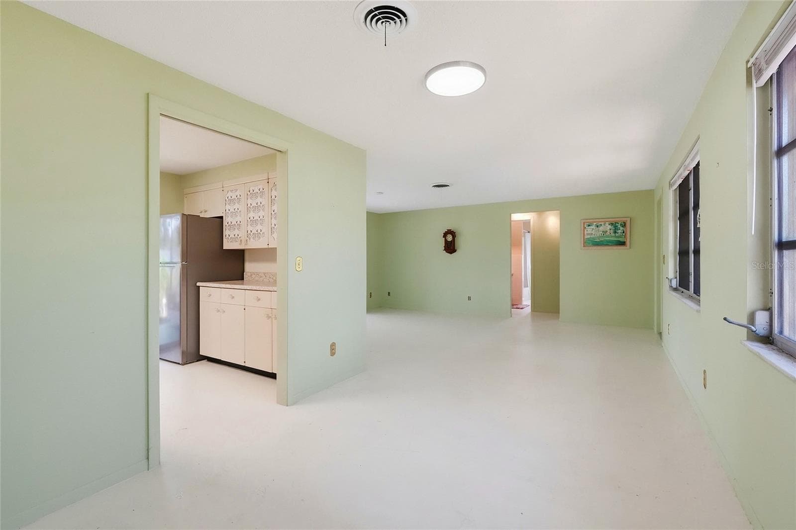 Single Family Residence at 437 BEACH PARK BLVD, VENICE, photo 11 of 33