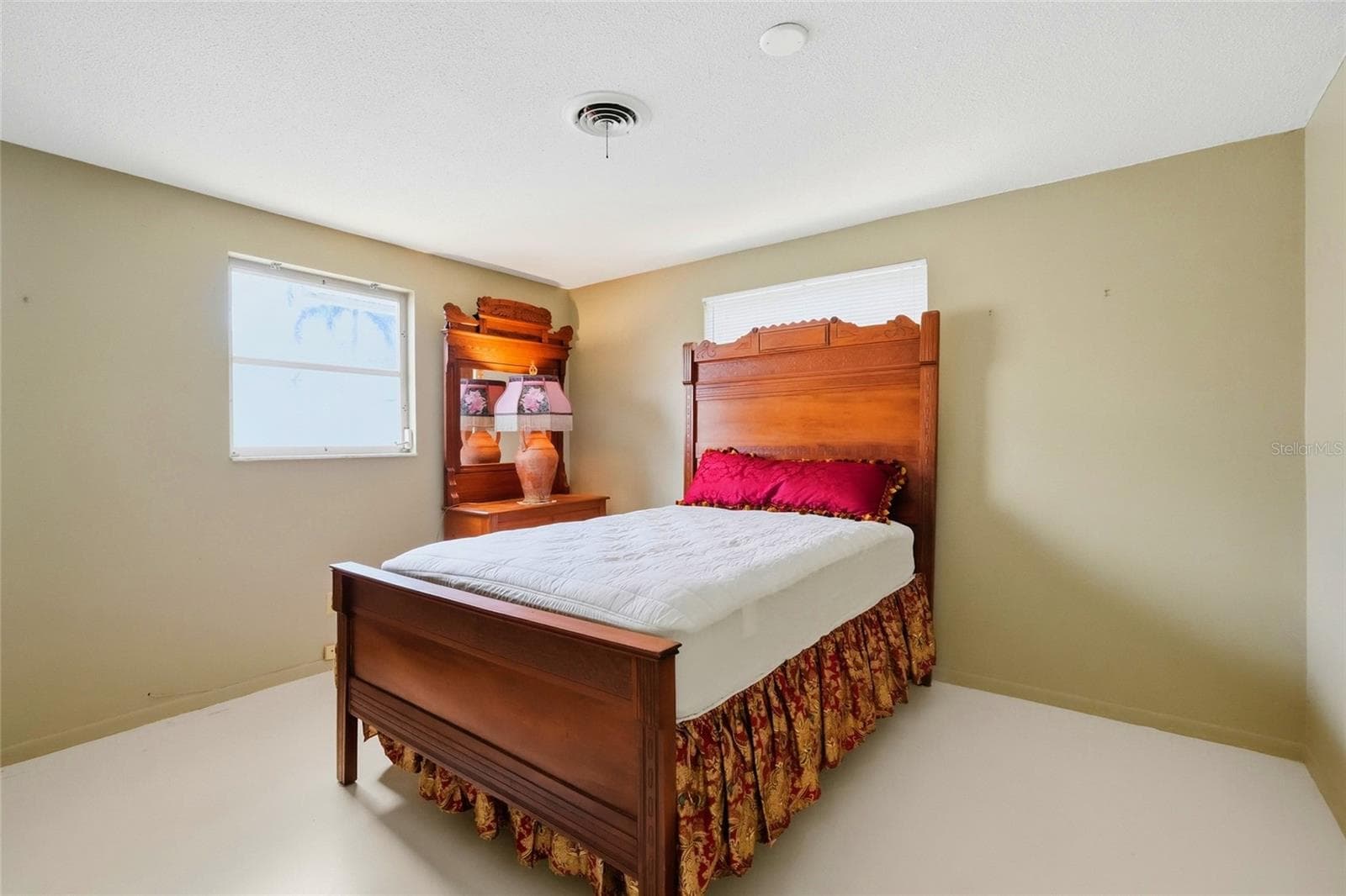Single Family Residence at 437 BEACH PARK BLVD, VENICE, photo 17 of 33