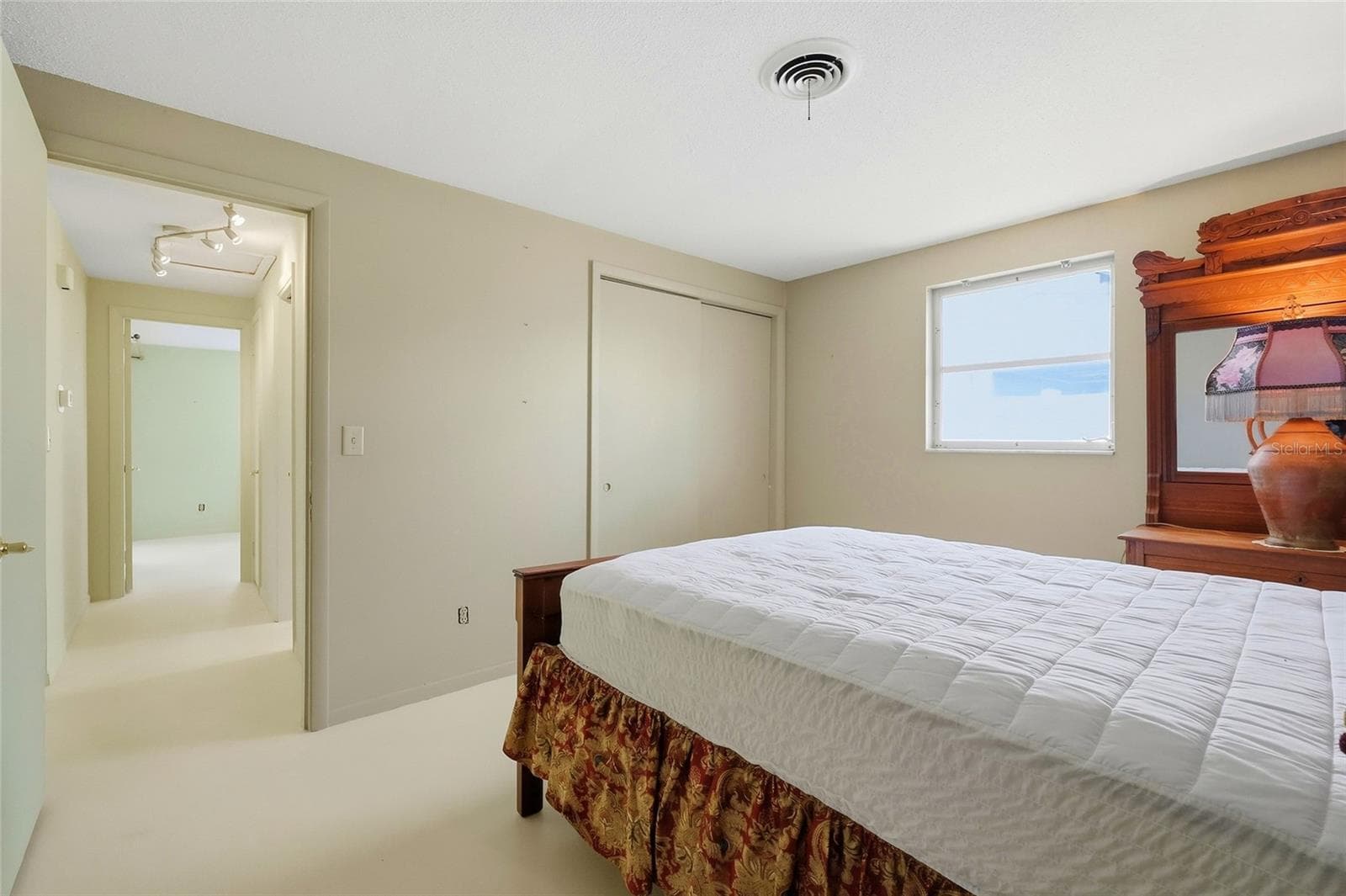 Single Family Residence at 437 BEACH PARK BLVD, VENICE, photo 18 of 33