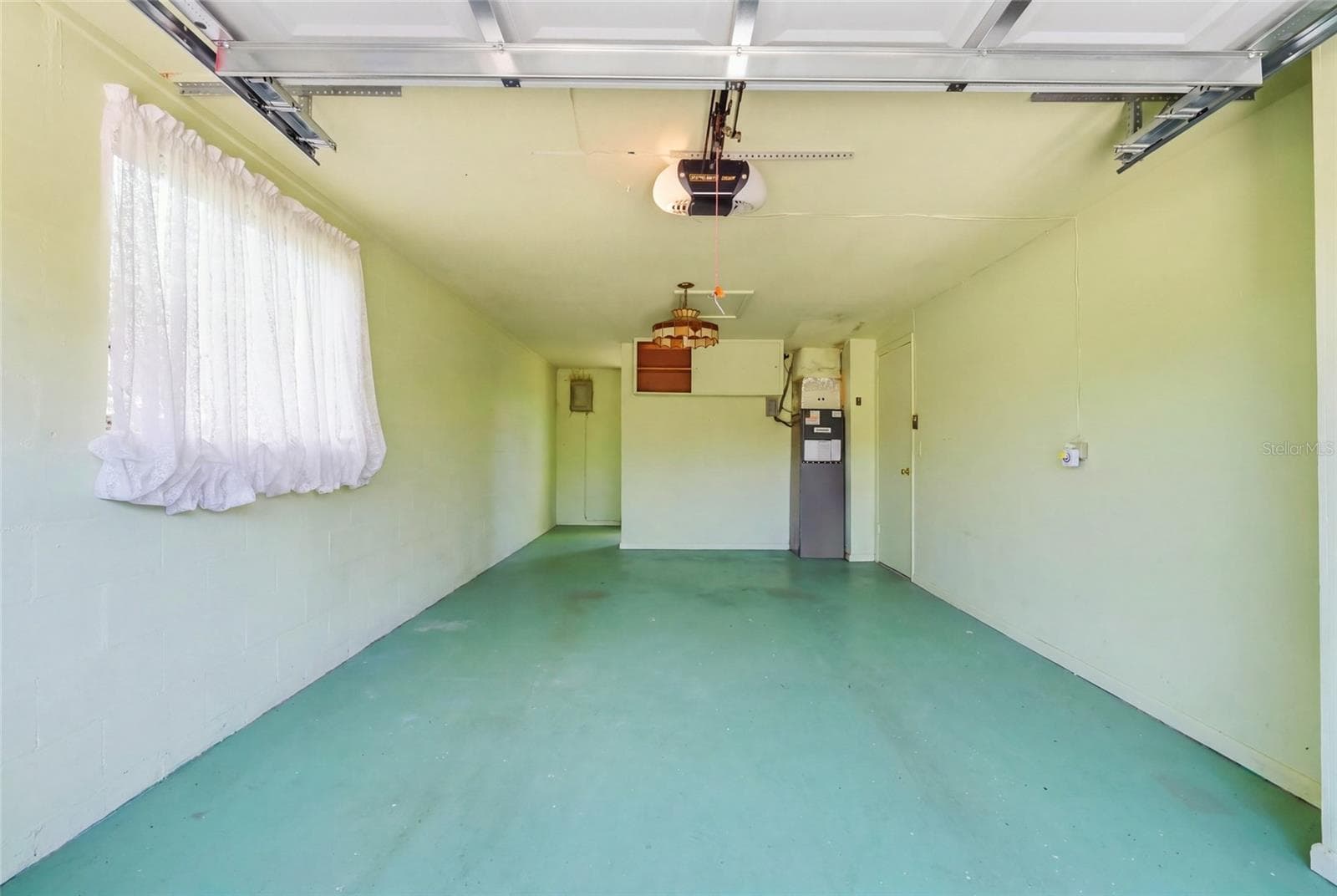 Garage - 437 BEACH PARK BLVD, VENICE