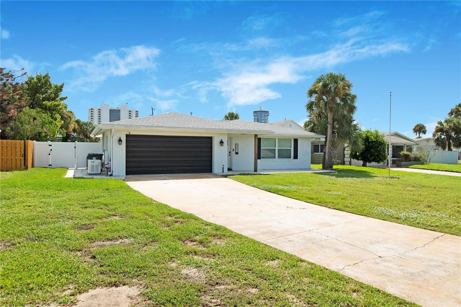 Single Family Residence at 2565 S PENINSULA DR, DAYTONA BEACH, photo 4 of 73