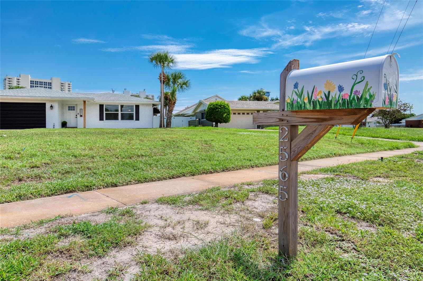 Single Family Residence at 2565 S PENINSULA DR, DAYTONA BEACH, photo 10 of 73