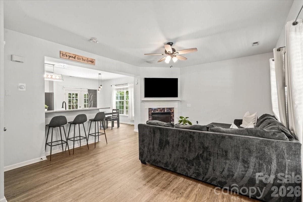 Single Family Residence at 9025 Davis Crossing Court, Charlotte, photo 5 of 24