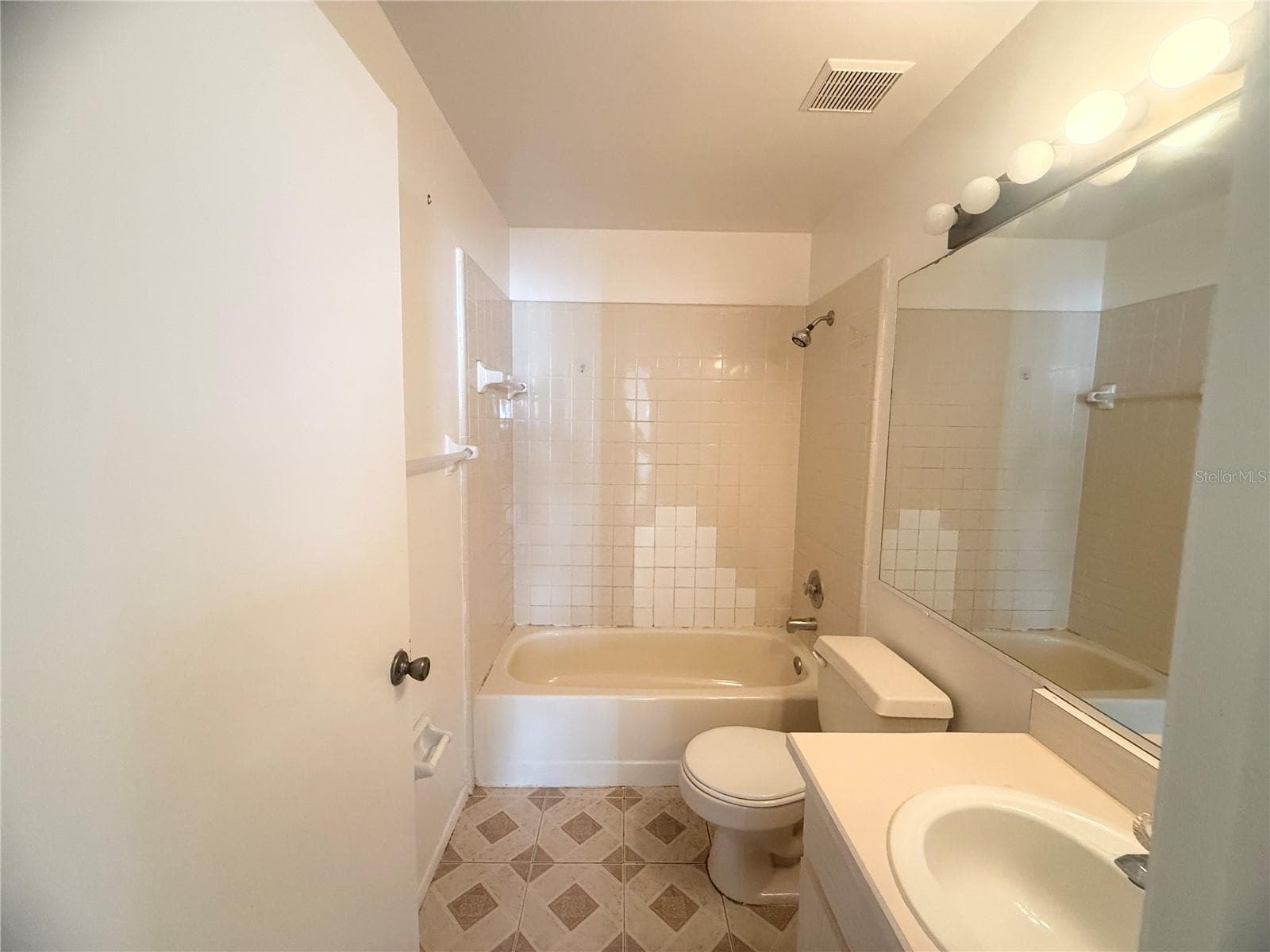 Single Family Residence at 5209 BROKEN ARROW DR, KISSIMMEE, photo 19 of 24