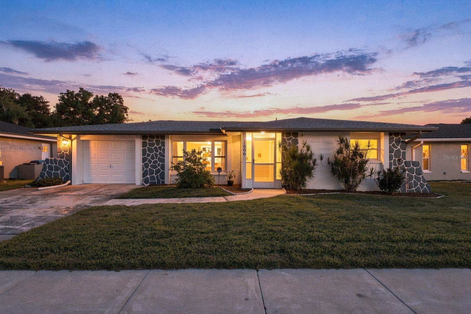 1806 DRIFTWOOD CIR S
