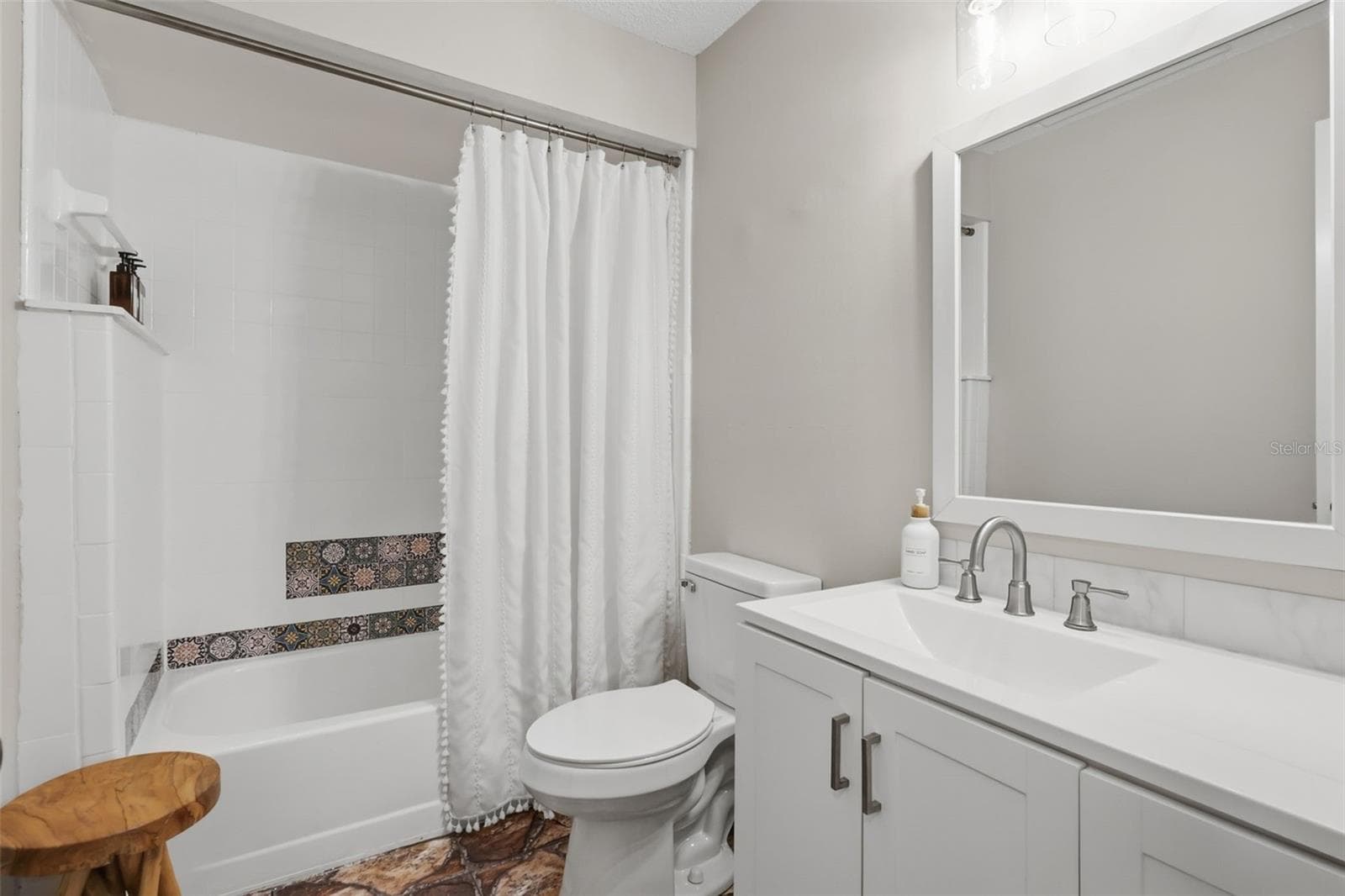 Single Family Residence at 27627 LOIS DR, TAVARES, photo 17 of 29