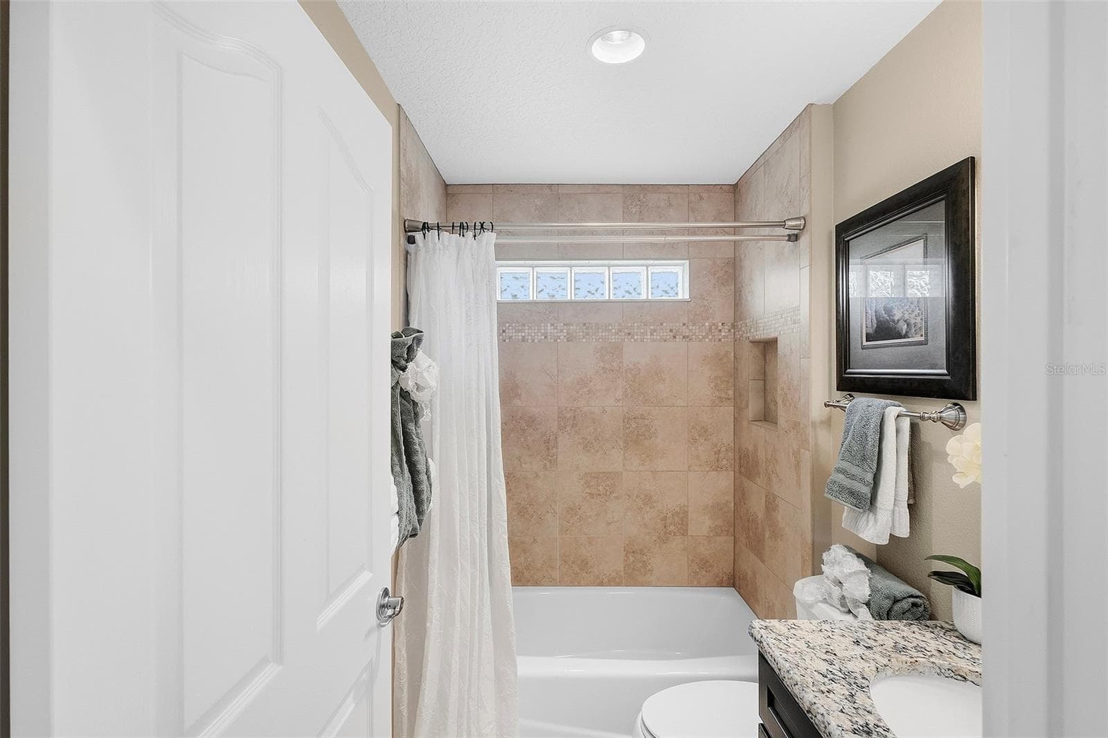 guest bathroom - 1757 PENNECAMP DR, THE VILLAGES