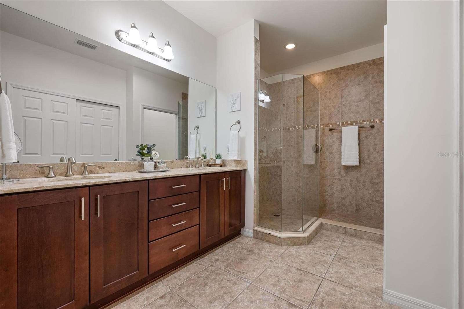 Condominium at 137 BELLA VISTA TER #33C, NOKOMIS, photo 27 of 54