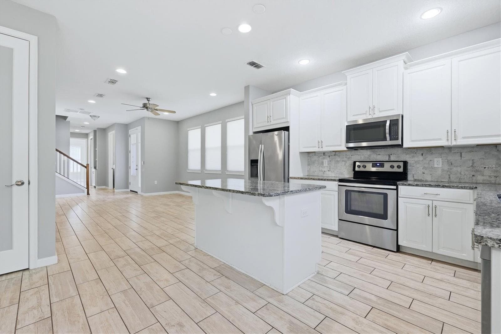 Townhouse at 11705 MEADOWGATE PL, BRADENTON, photo 13 of 48