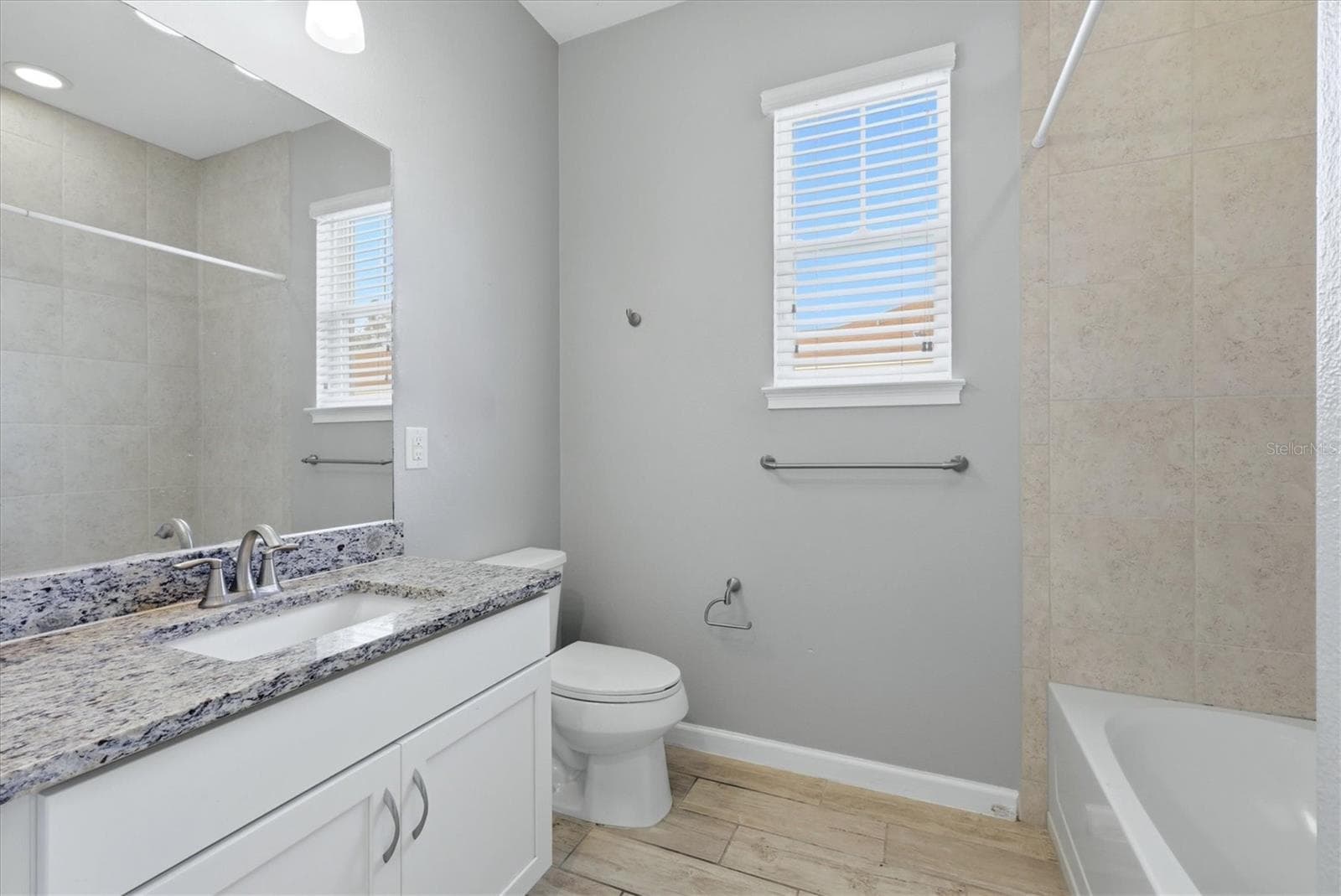 Townhouse at 11705 MEADOWGATE PL, BRADENTON, photo 25 of 48