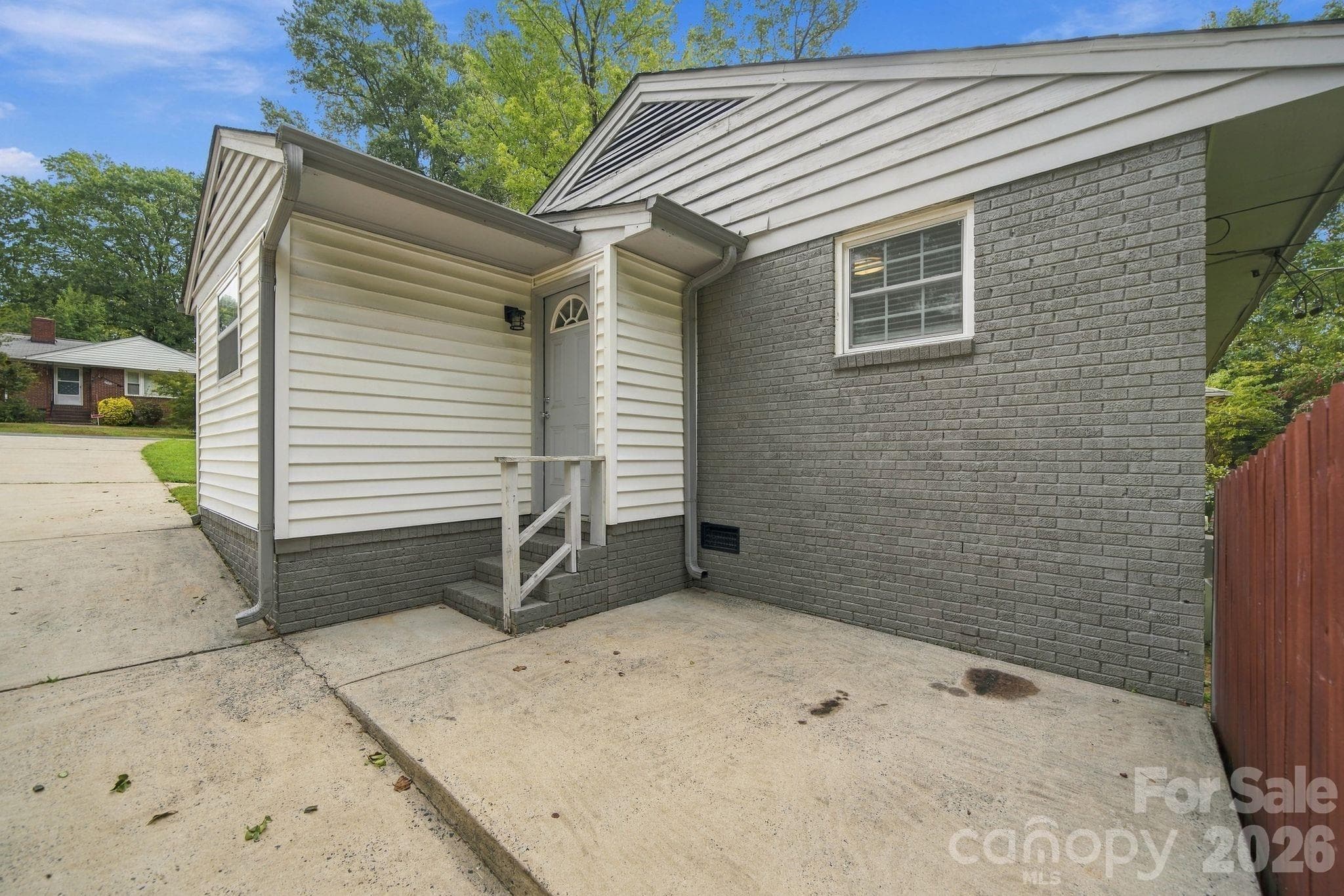 Single Family Residence at 3307 Bonaire Drive, Charlotte, photo 17 of 20