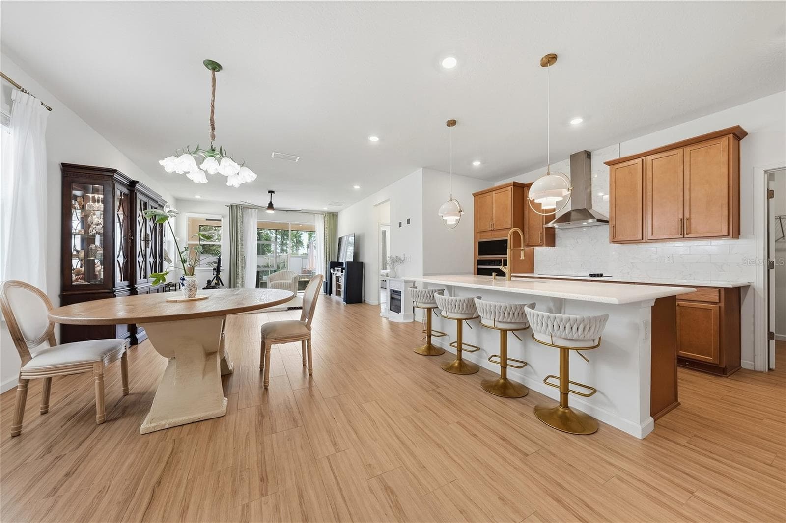 Open-Concept Kitchen and Dining Area - 4700 CRAGMERE LOOP, CLERMONT