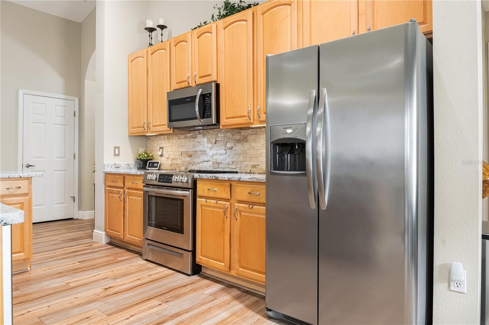 Single Family Residence at 2530 ARROWPOINTE DR, HOLIDAY, photo 10 of 35