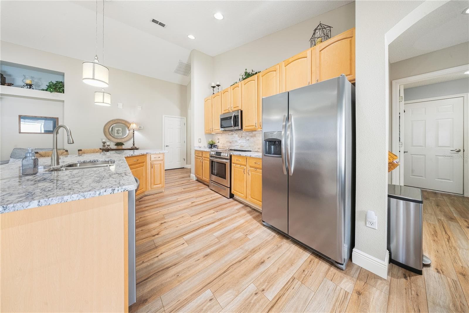 Single Family Residence at 2530 ARROWPOINTE DR, HOLIDAY, photo 11 of 35