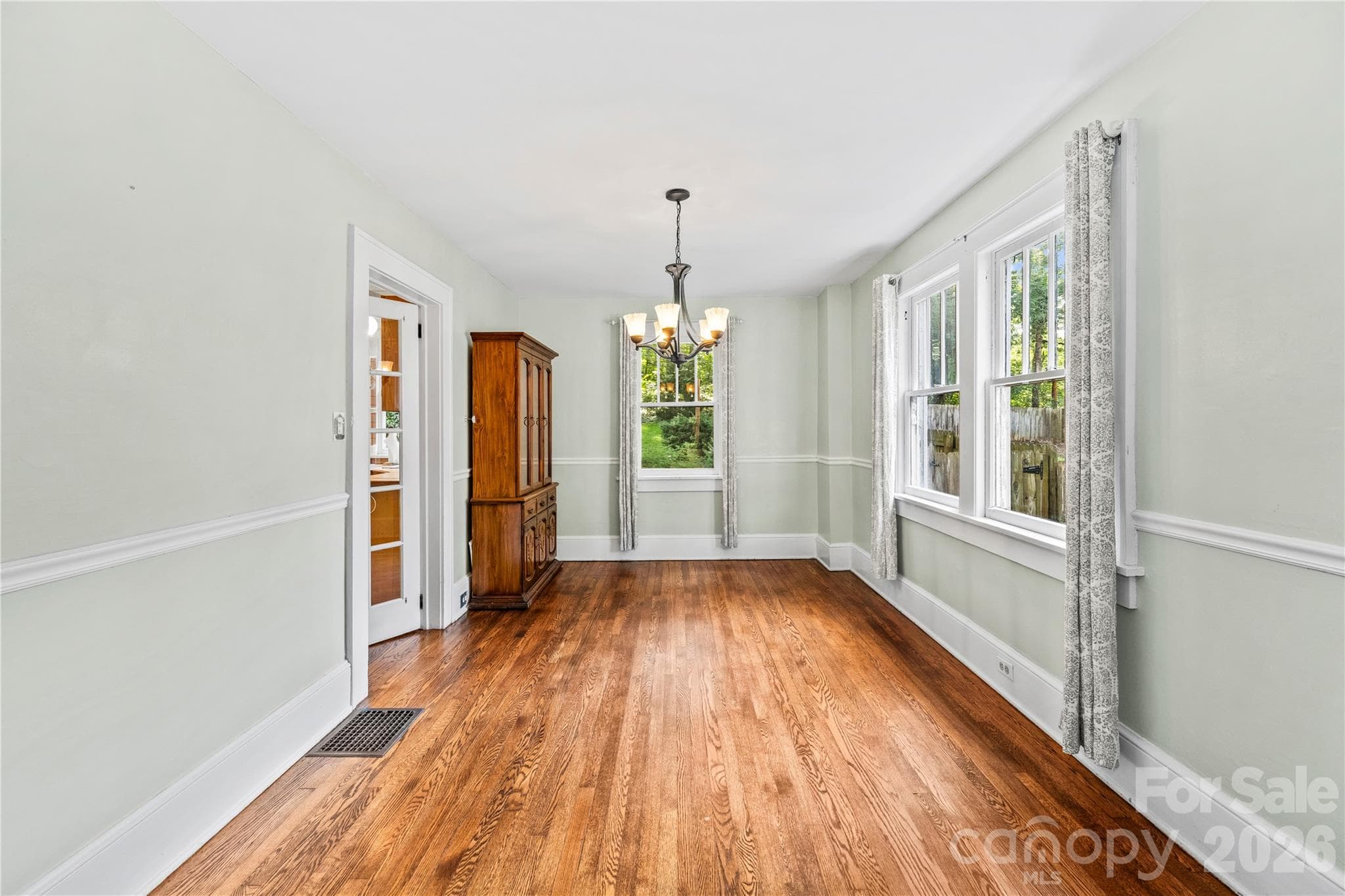Single Family Residence at 18 Westover Drive, Asheville, photo 9 of 33