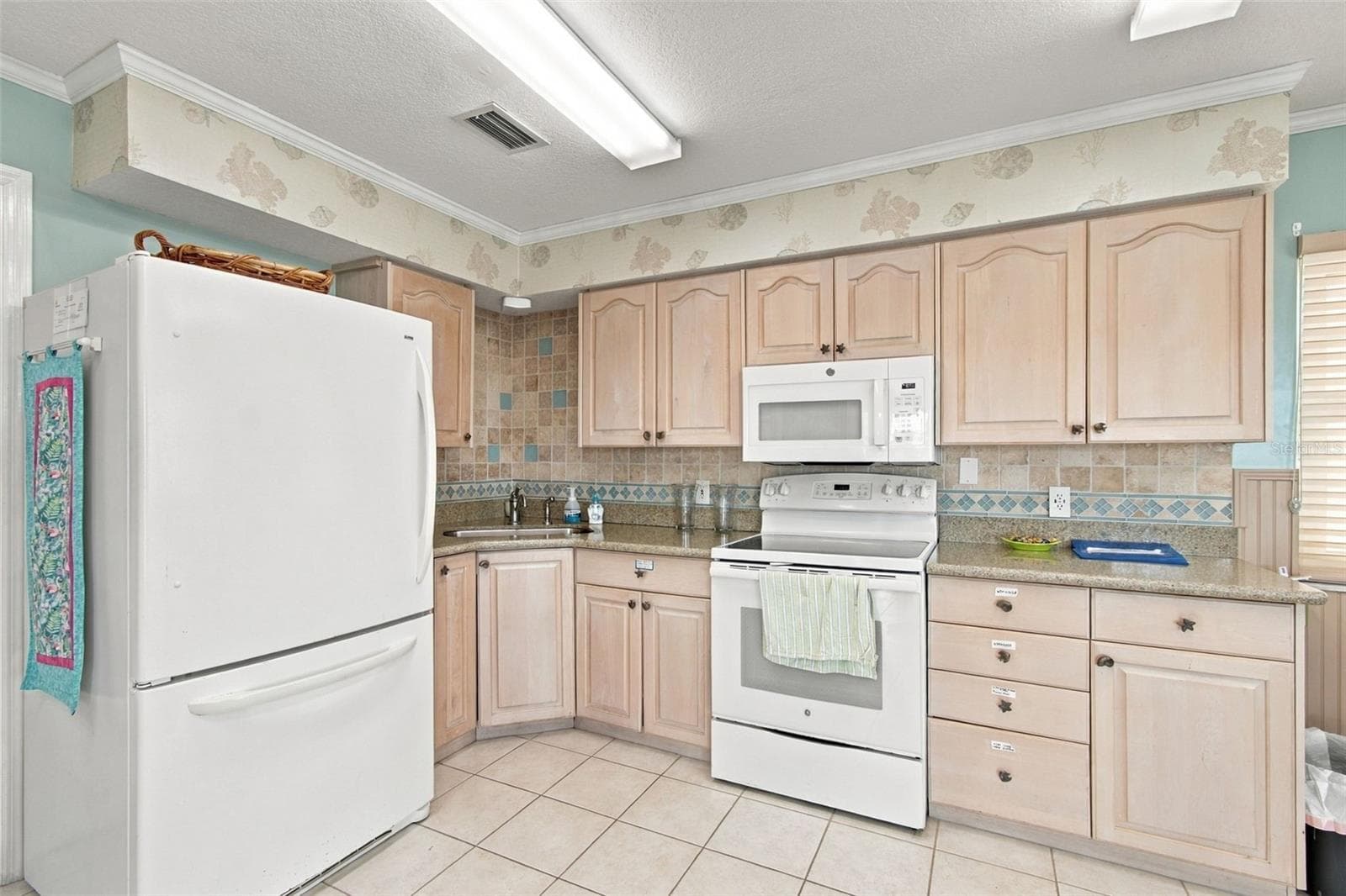 Clubhouse - 399 150TH AVE #205, MADEIRA BEACH
