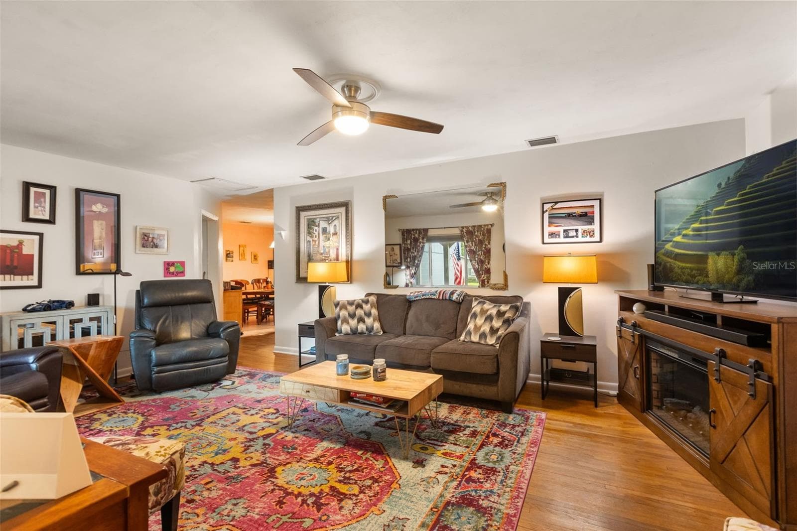 Looking from front entry towards dining room and kitchen. - 4511 LONGWORTH DR, ORLANDO