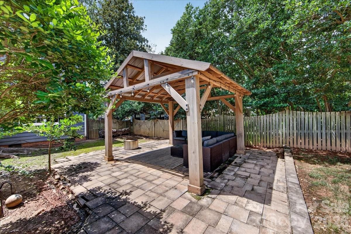 Covered Outdoor Seating - 4509 Mullens Ford Road, Charlotte