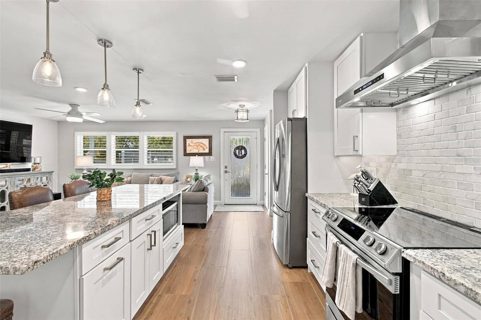 Outstanding kitchen with open concept living! - 4501 TRASK ST, TAMPA