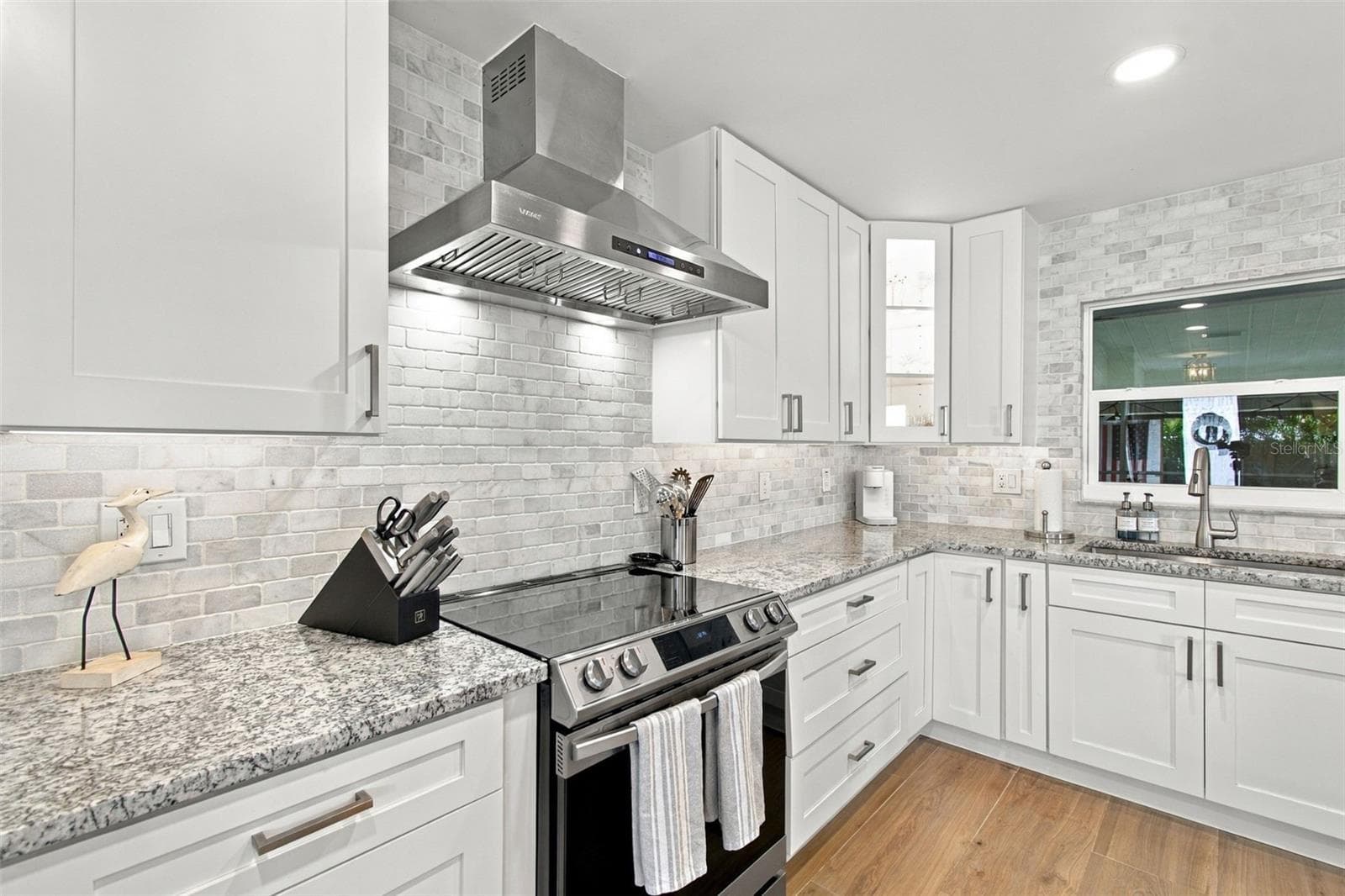 You will love cooking and entertaining in this kitchen and home! - 4501 TRASK ST, TAMPA