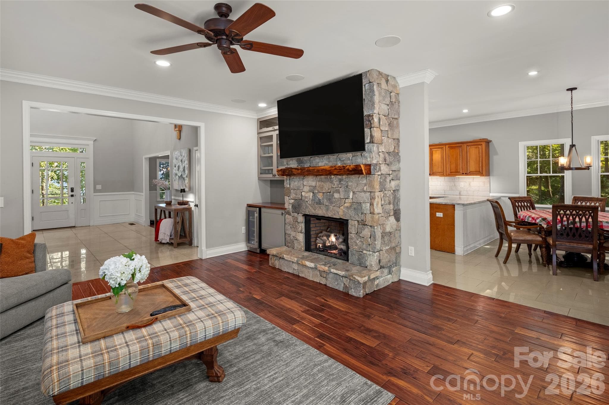 Single Family Residence at 349 View Rock Lane, Hendersonville, photo 10 of 48