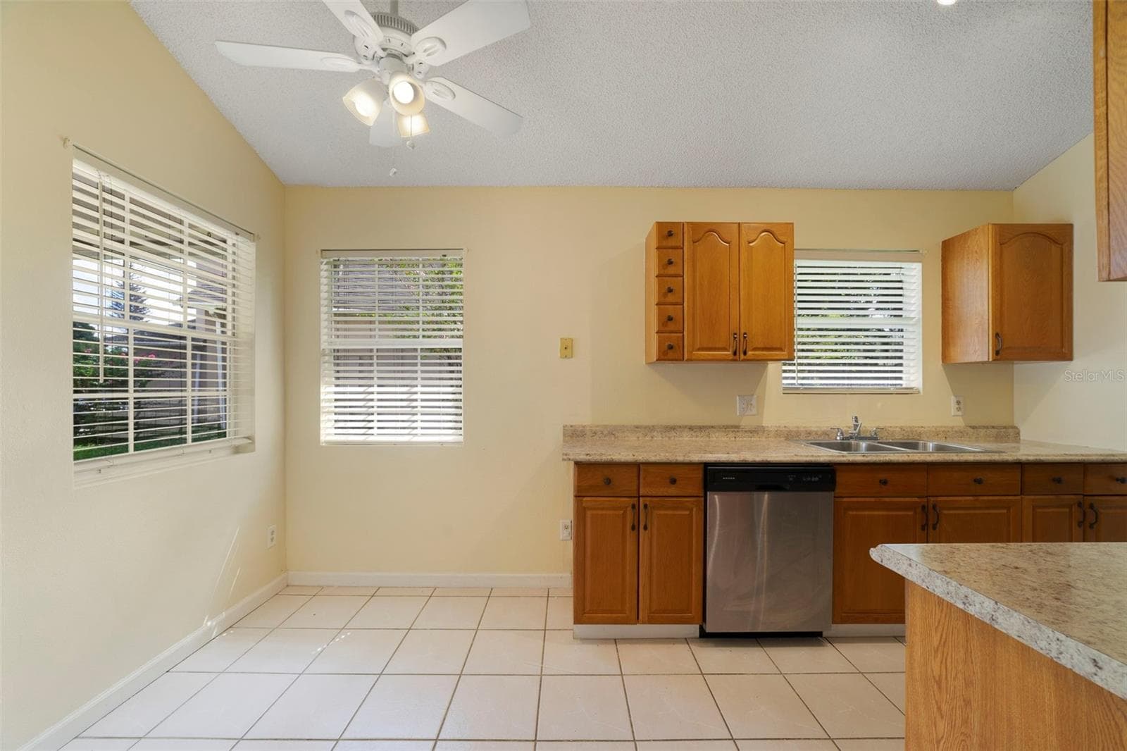 The Breakfast Nook - 713 MEADOWSIDE CT, ORLANDO
