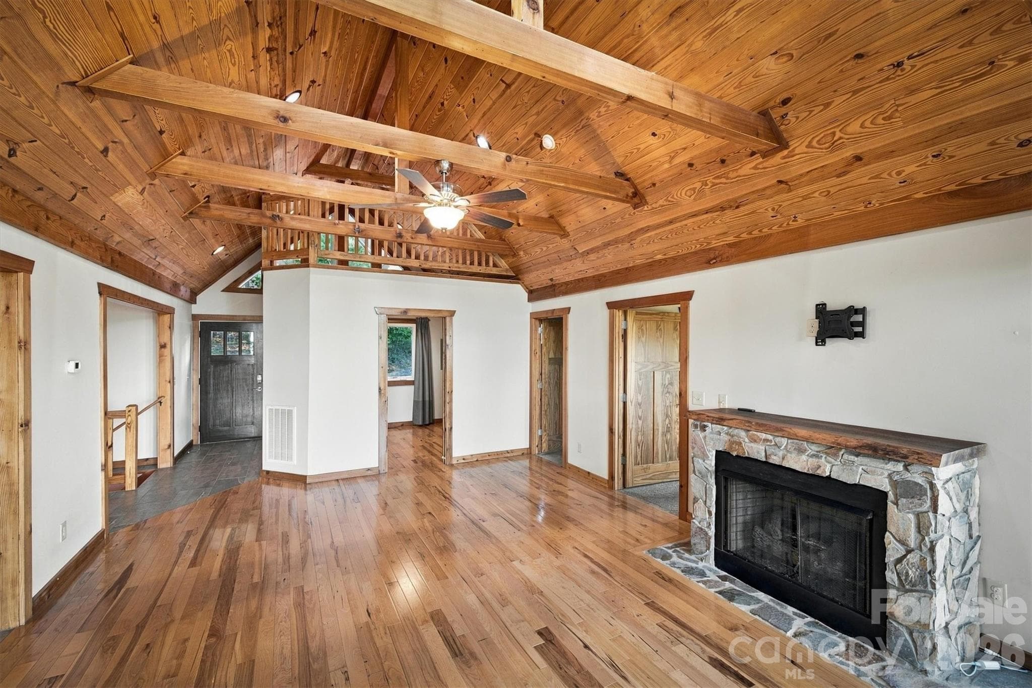 Single Family Residence at 2262 Grandview Peaks Drive, Nebo, photo 19 of 39