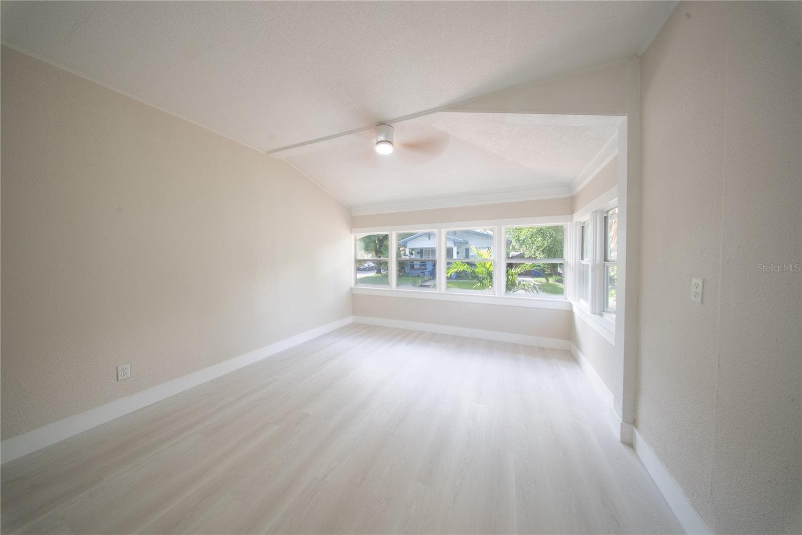 Single Family Residence at 922 E IDA ST, TAMPA, photo 23 of 38