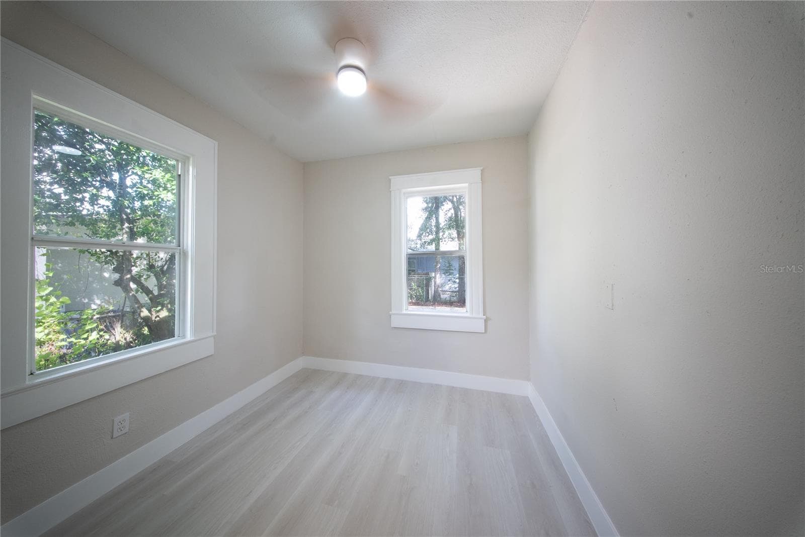 Single Family Residence at 922 E IDA ST, TAMPA, photo 31 of 38
