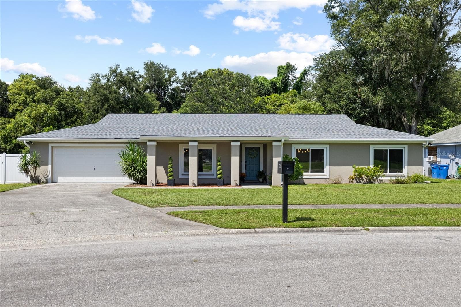 Single Family Residence at 7231 WOODBROOK DR, TAMPA, photo 5 of 52