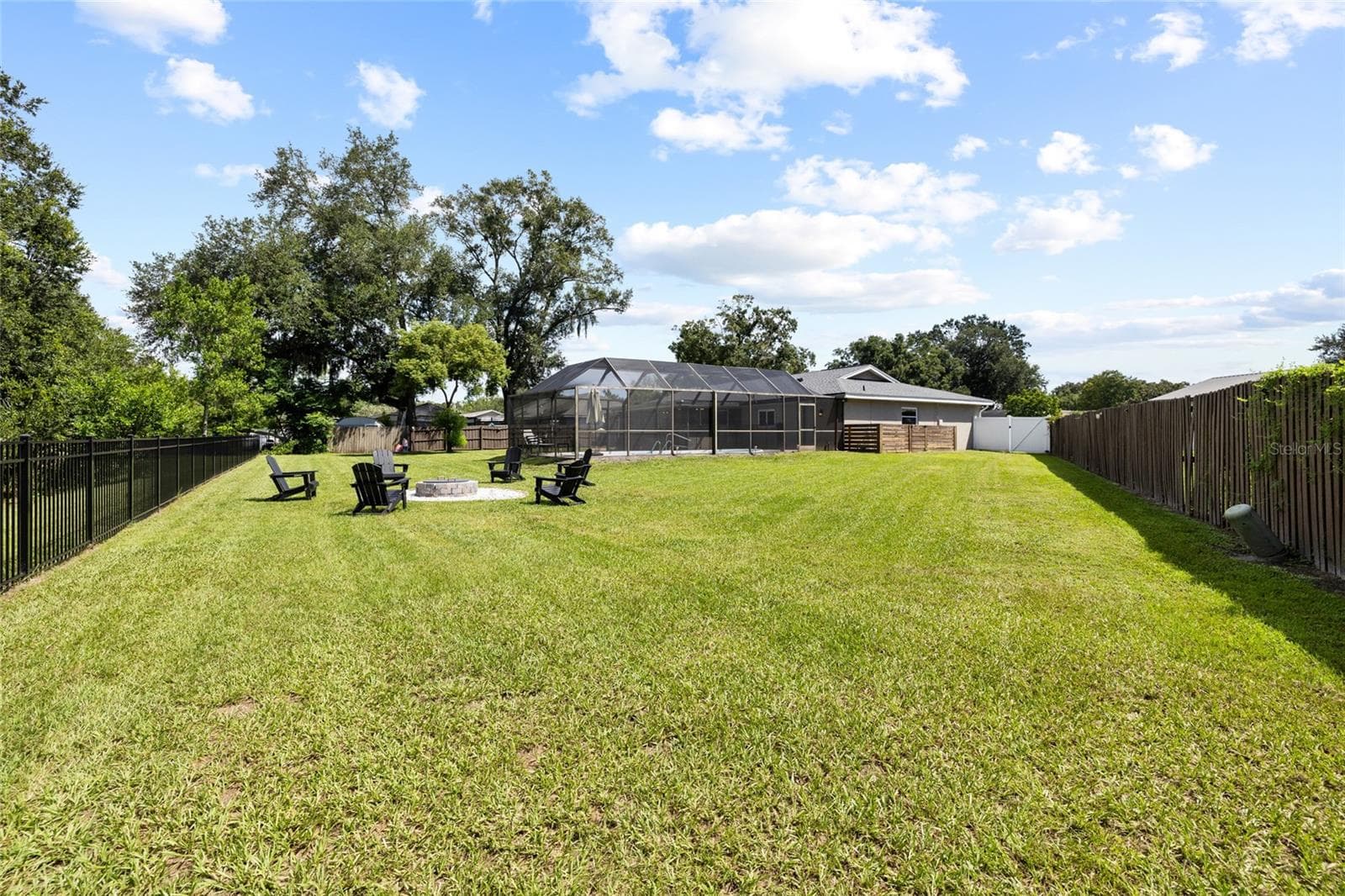 Single Family Residence at 7231 WOODBROOK DR, TAMPA, photo 4 of 52