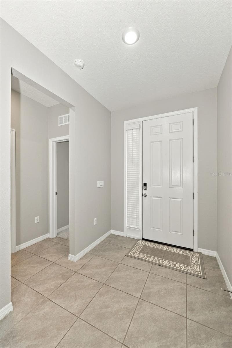 Single Family Residence at 16633 MOONER PLANK CIR, WIMAUMA, photo 5 of 61