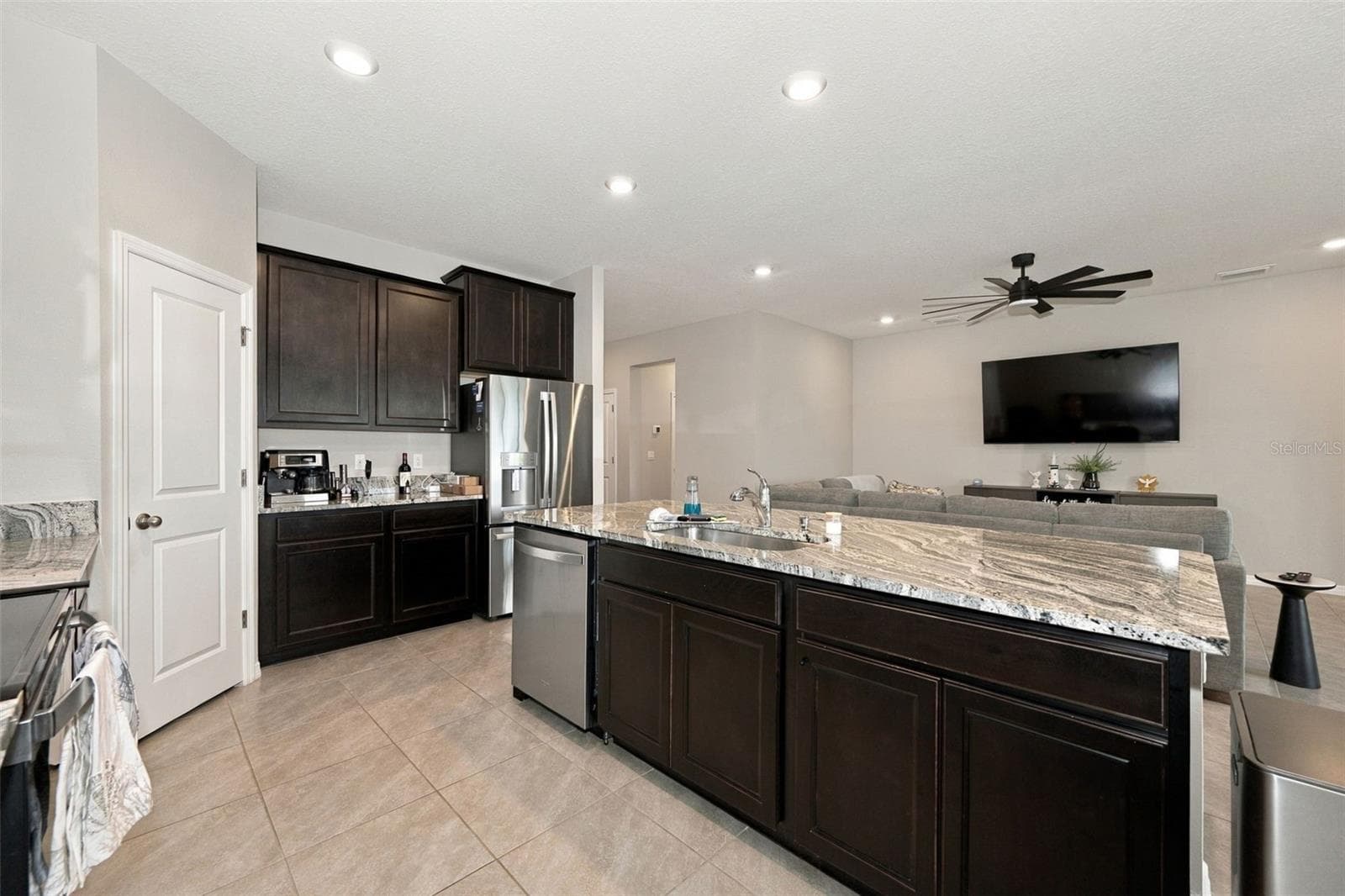 Single Family Residence at 16633 MOONER PLANK CIR, WIMAUMA, photo 17 of 61